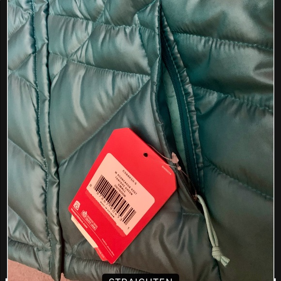 The North Face NWT Aconcagua down Vest - Picture 6 of 7